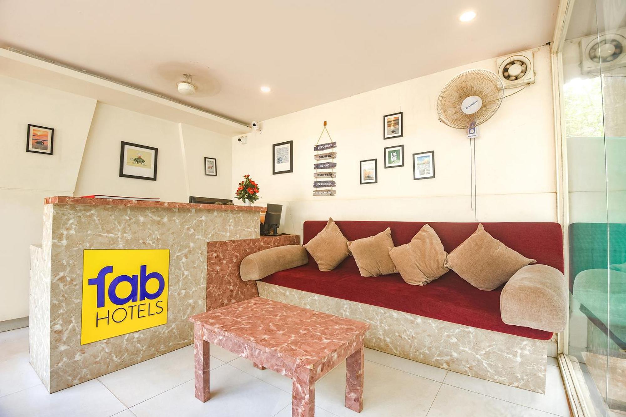 Fabhotel La Volga - Nr Morjim Beach Exteriör bild